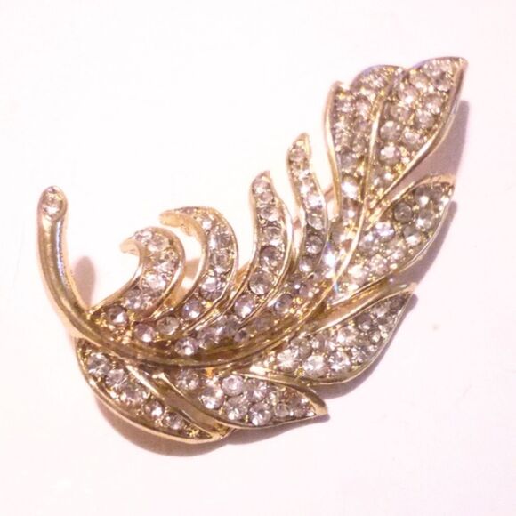 Vintage Pave Rhinestone Gold Tone Feather Brooch - Picture 1 of 5